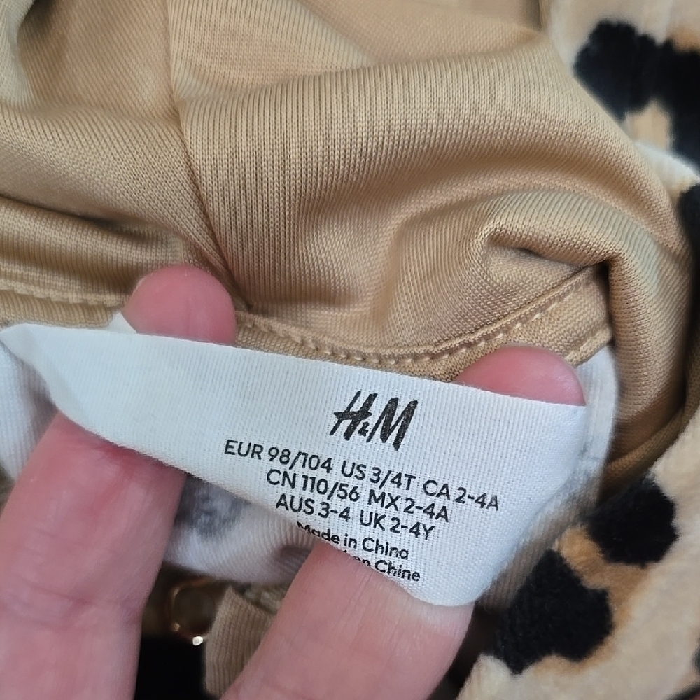 Leopard Print Kids Swear Set - Tan and Black 3/4t - Picture 2 of 6